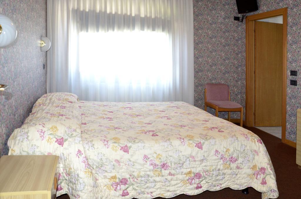 Hotel Cervo Bormio Bilik gambar